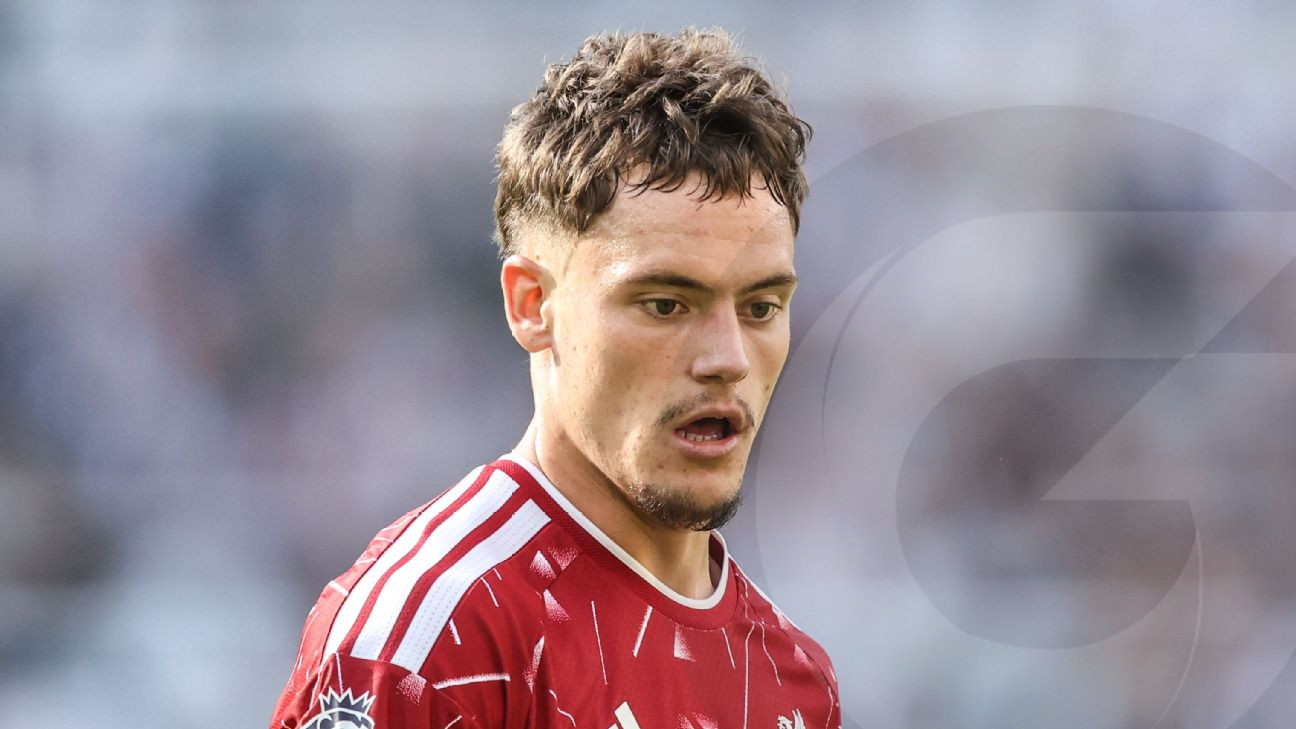 Florian Wirtz 'needs to sort himself out' at Liverpool - Gary Neville img 259131